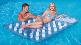 Colchoneta inflable Doble con vasos para dos personas 