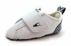 ZAPATILLA DE BEBE CON VELCRO SIN BASE 