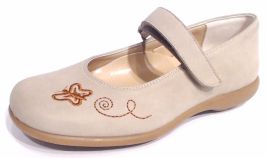 Guillermina Bordada  con mariposa