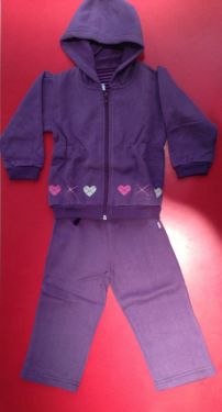 Conjunto Campera y Pantalon Frisa Corazones con cruces