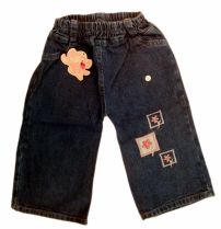 Pantalon de jean ancho con elastico y flores en borde inferior de la pierna