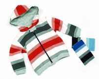 Campera con Capucha de Polar Rayada