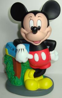 Alcancia Mickey Apoyado en Buzon 21 cm de alto