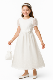 Vestido de comunion con flores bordadas en pechera y falda