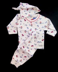 Conjunto Algodon Batita Manga Larga Con Pantalon Sin Pie y Gorrito Estampado 