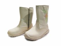 Bota de Cuerina Flor Bordada y Lentejuelas