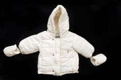 Campera de Microfibra Forrada con Polar y Capucha + Mitones