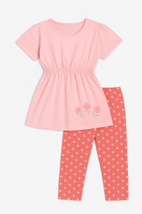 Pijama Verano Remera Manga Corta y Capri Estampado Flor y Lunares