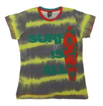 Remera manga corta de varon estampada Surf