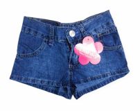 Short de Jean con Bolsillos Bordados Corazon 