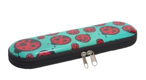 Cartuchera Rigida con Cierre de Vaquita de San Antonio