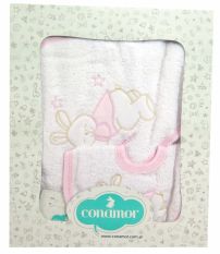 Toallon Bordado Con Babero Haciendo Juego