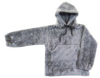 Buzo simil piel con capucha y bolsillo 