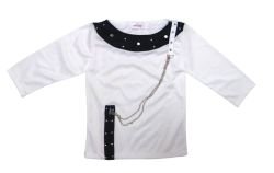 Remera chuchi c/detlle  en cuello de tachas y cadena. Yersey