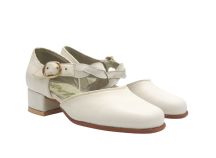 Zapato de Cuero de Nena Con Hebilla y Taco
