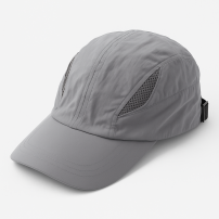 Gorro Cap con visera en microfibra con 2 sectores en tela Cordura ajusta con elastico atras