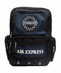 Mochila de Espalda Mediana Air Express con escudo redondo arriba, 6 cierres mas un belcro. 3 argollitas en zona inferior-