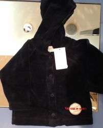 Campera con capucha plush 