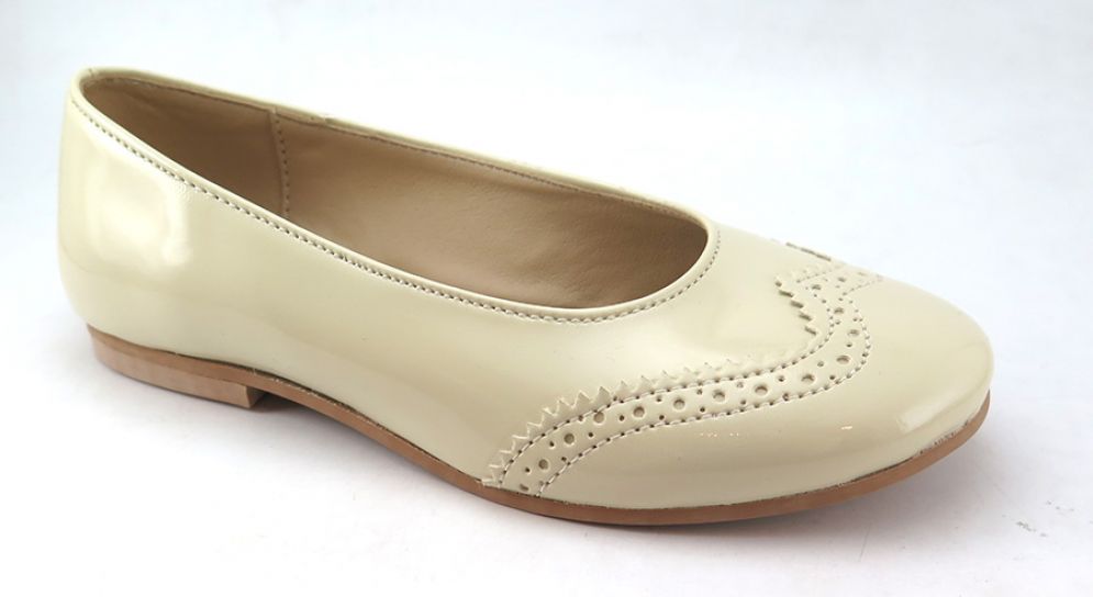 Balerina Chatita De Charol Con Punta Picada Blanca