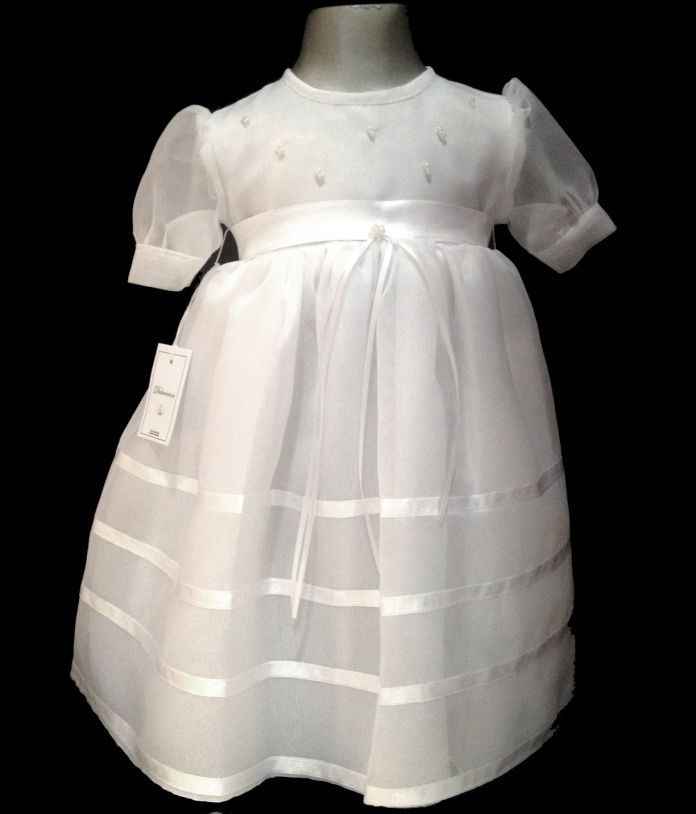 Vestido Bautismo manga corta en gasa con faja y borde de falda en razo