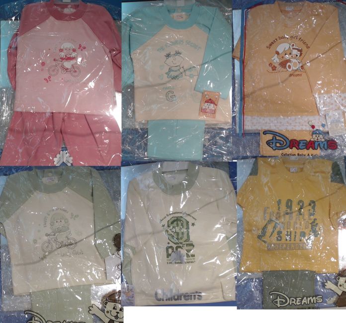 Conjunto Jogging de Pantalon y Buzo Estampado Nena en Bicicleta