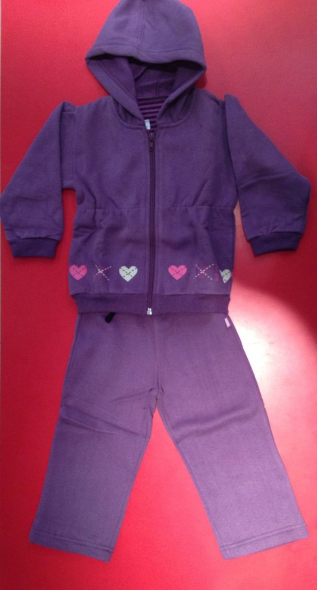 Conjunto Campera y Pantalon Frisa Corazones con cruces