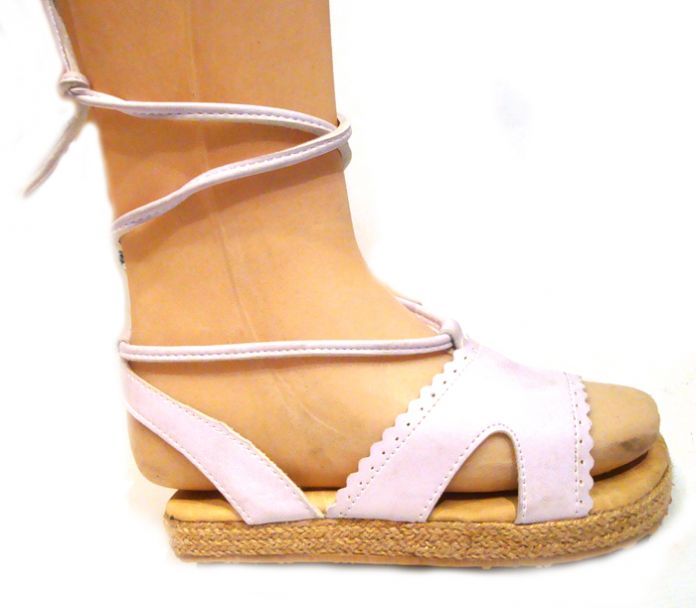 Sandalia con tira en tobillo Giovann Yute