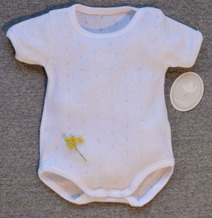 Body Mangas Cortas Desagujado