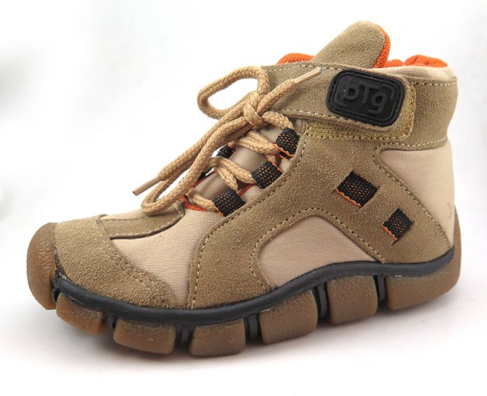 Borcego de Gamuza Con Cordon y Velcro