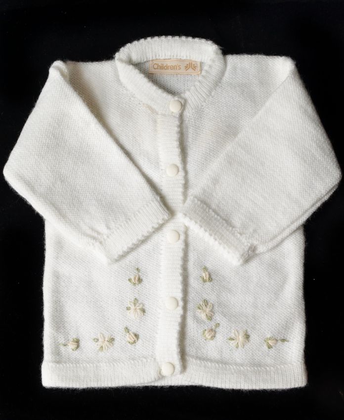 Saquito de Cashmilon Tejido con Flores Bordadas