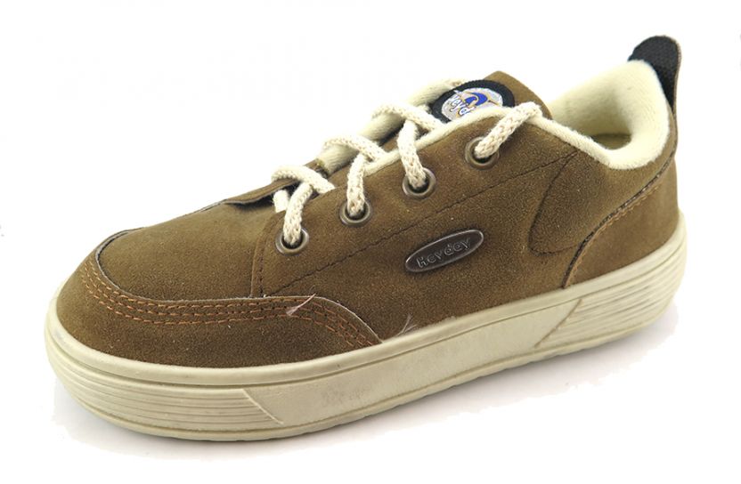 Zapatilla de Gamuza con Cordon