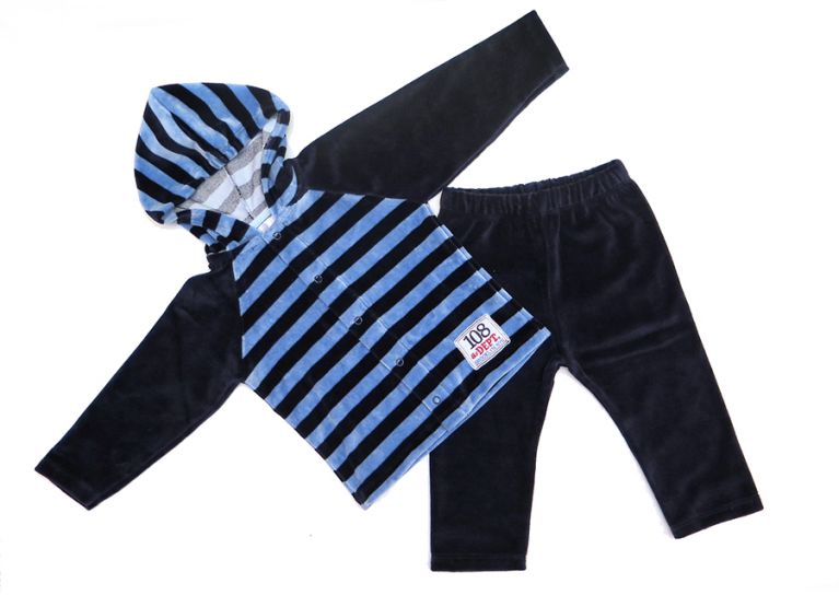 Conjunto Plush Campera Rayada Con Capucha Y Pantalon Sin Pie