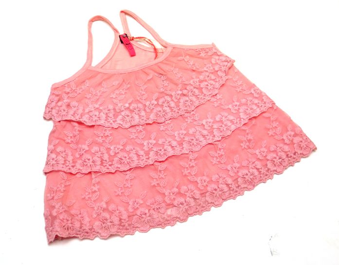 Remera Con Breteles y 3 Volados con Encaje