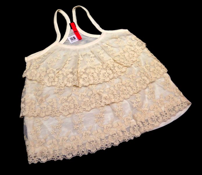 Remera Con Breteles y 3 Volados con Encaje