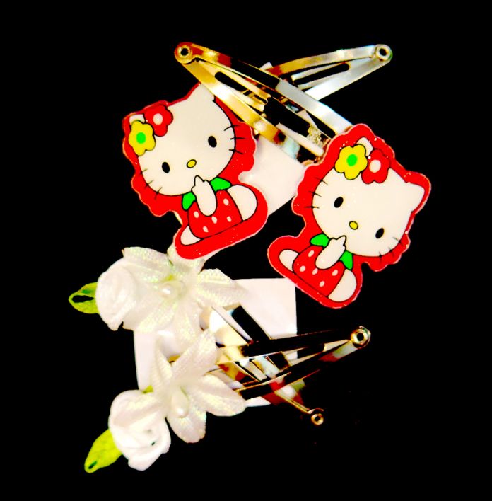 Hebilla Tic Tac en Par Con Aplique de Hello Kitty