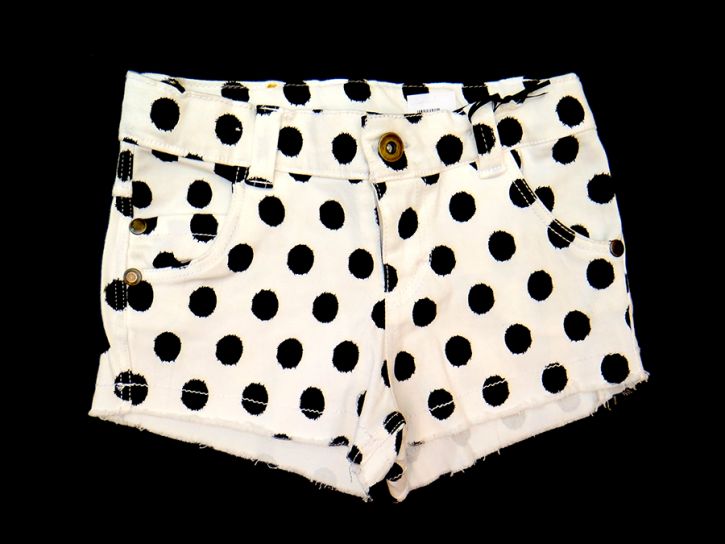 Short de Gabardina Elastizado Con Lunares