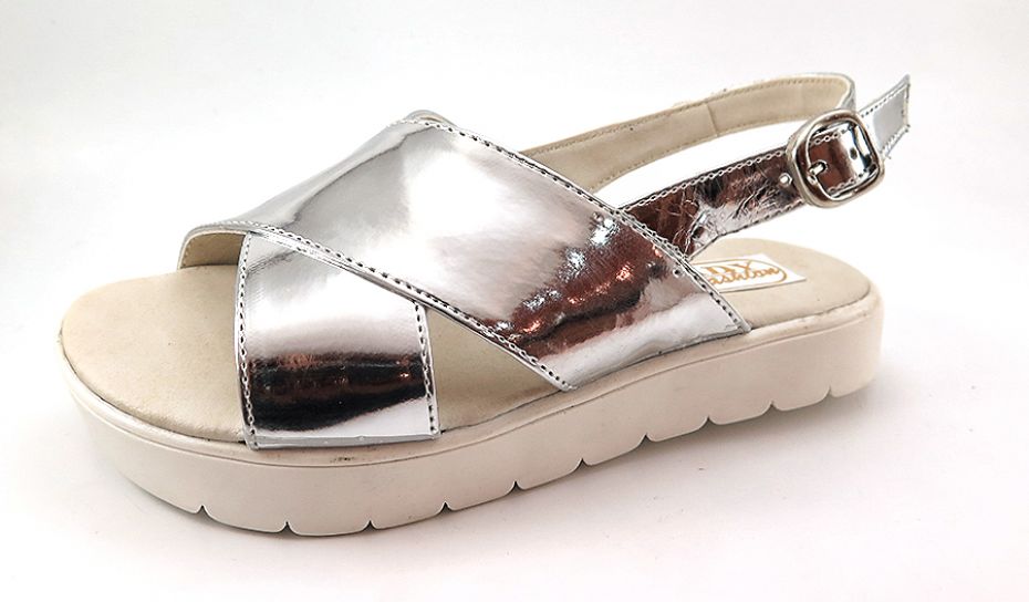 Sandalia Con Plataforma y Hebilla