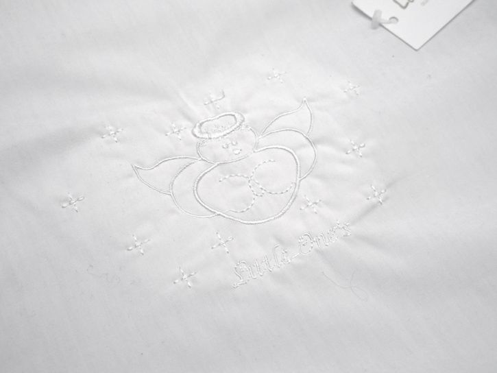 Acolchado Con Chichonera Cuna Con Guarda de Plumeti y Angelito Bordado