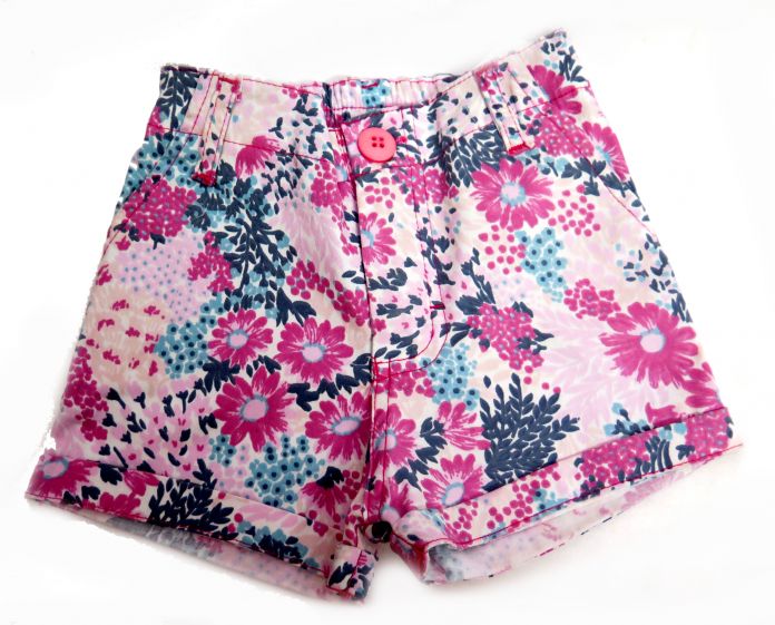 Short Gabardina Estampado Rosa