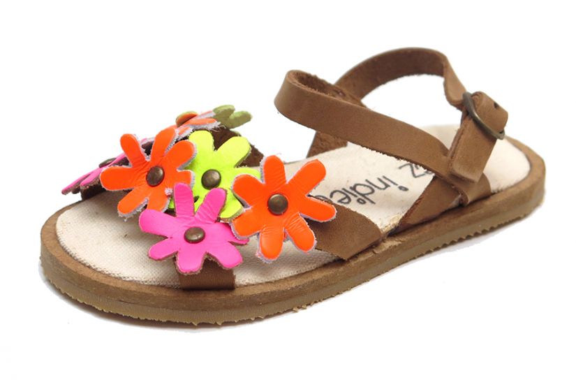 Sandalia Con Aplique de Flores Metalizada