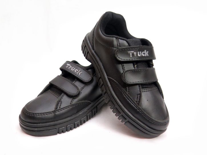 Zapatilla Colegial de Cuerina Con Velcro