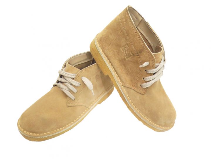 Bota de Gamuza Goma Crepe Con Cordon