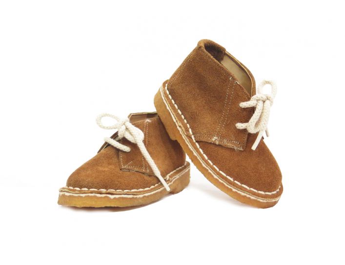 Bota de Gamuza Goma Crepe Con Cordon