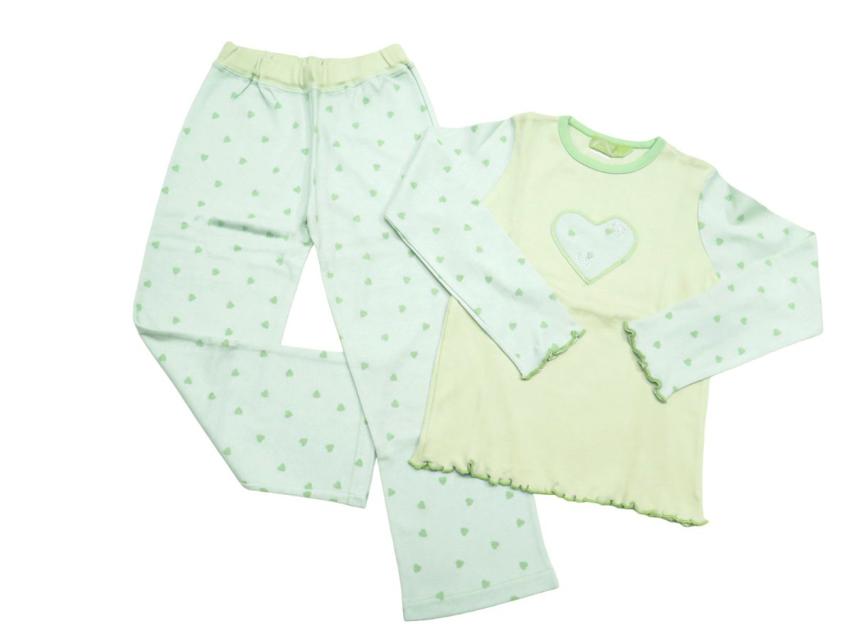 Pijama Invierno Remera Manga Larga Estampado Corazon Con Tachas y Pantalon