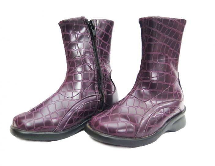 Bota de Media Caña Cuerina Simil Reptil