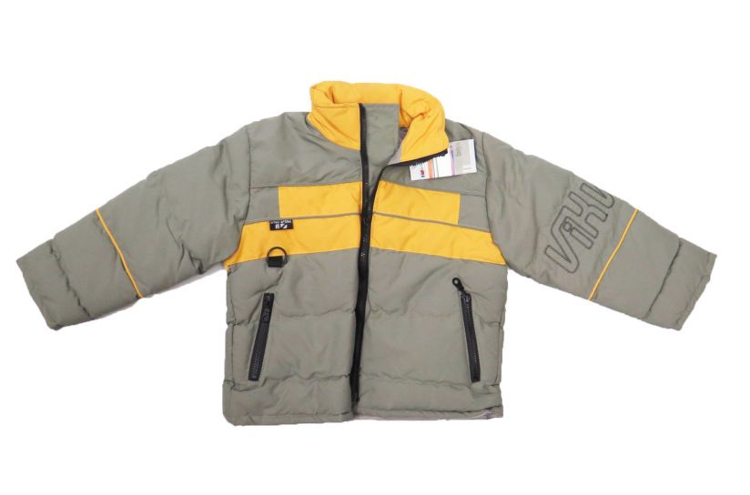 Campera con Wata y Capucha Oculta Bordado en Manga