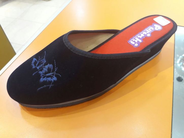 Chinela Gamuza Bordada Con Taco Chino