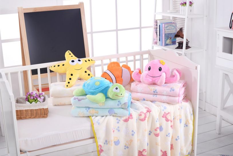 Frazada Microfibra Estampada con Muñeco Pez Nemo