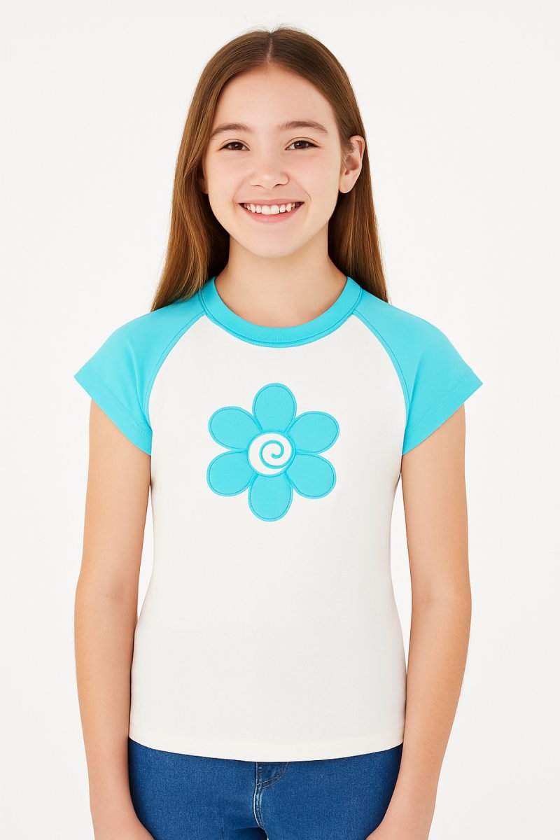 Remera Manga Corta Bordado Flor con Espiral