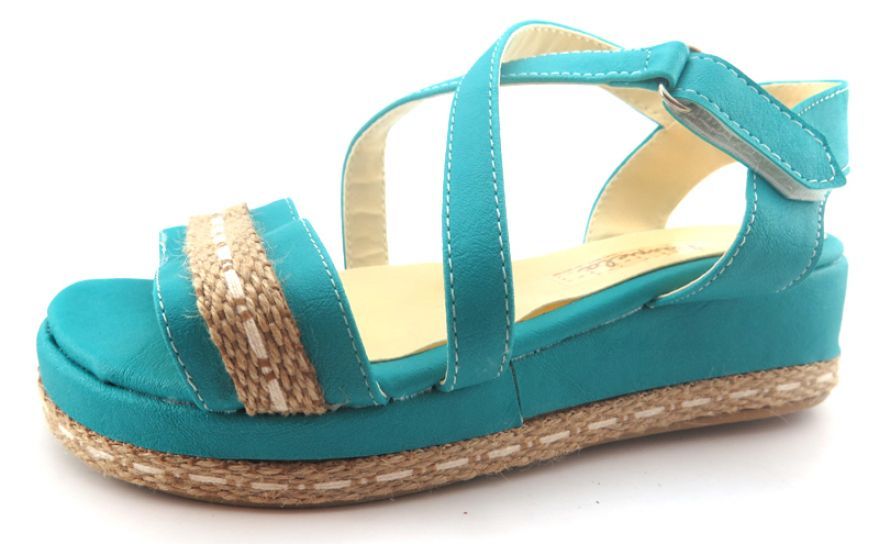 Sandalia con Plataforma y Tiras Cruzadas